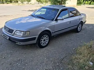 Audi 100