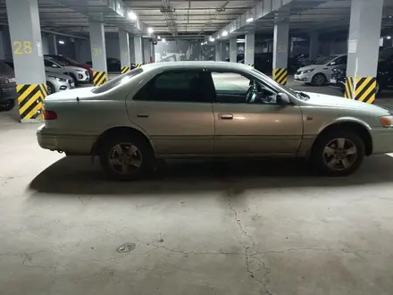 Toyota Camry 2001 года за 3 000 000 тг. в Астана – фото 5