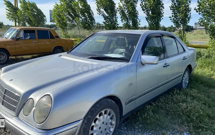 Mercedes-Benz E 240 2001 годаfor3 600 000 тг. в Шымкент