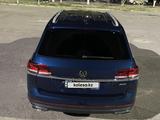 Volkswagen Teramont 2022 года за 22 000 000 тг. в Атырау – фото 4