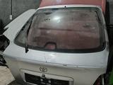 Крышка багажник toyota avensist22(хэтчбек) за 70 000 тг. в Шымкент – фото 3