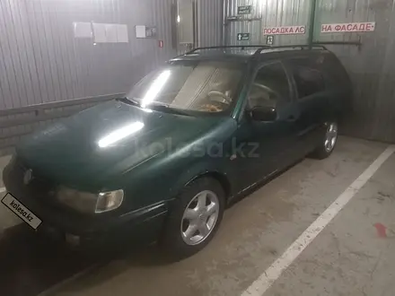 Volkswagen Passat 1995 года за 1 600 000 тг. в Уральск