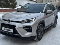 Toyota RAV4 2023 годаfor13 800 000 тг. в Караганда