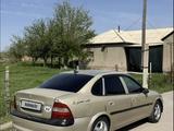 Opel Vectra 1998 года за 700 000 тг. в Сарыагаш – фото 2