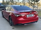Toyota Camry 2022 года за 15 200 000 тг. в Астана – фото 3