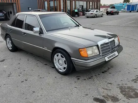 Mercedes-Benz E 220 1994 года за 1 700 000 тг. в Кызылорда