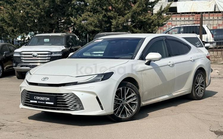 Toyota Camry Luxe eCVT — фото 1