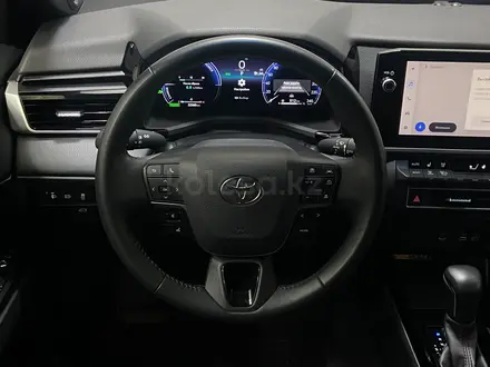 Toyota Camry Luxe eCVT 2024 года за 22 400 000 тг. в Алматы – фото 13
