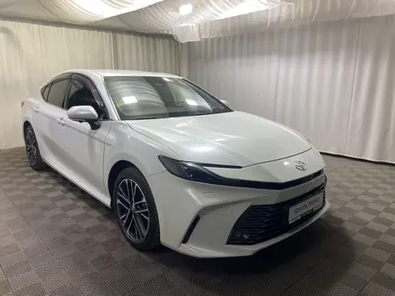 Toyota Camry Luxe eCVT 2024 года за 22 400 000 тг. в Алматы – фото 19