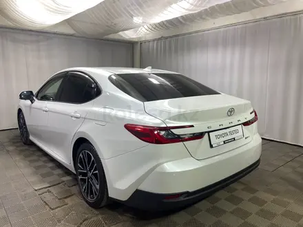 Toyota Camry Luxe eCVT 2024 года за 22 400 000 тг. в Алматы – фото 2