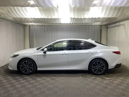 Toyota Camry Luxe eCVT 2024 года за 22 400 000 тг. в Алматы – фото 3