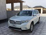 Toyota Highlander 2013 года за 8 500 000 тг. в Актау