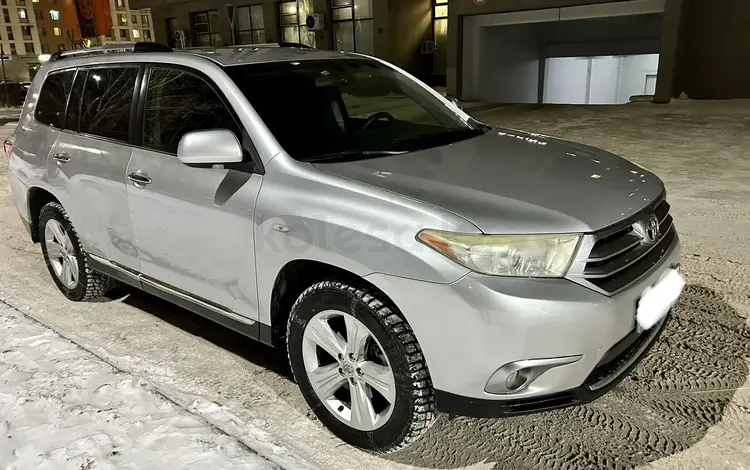 Toyota Highlander 2013 года за 16 000 000 тг. в Астана