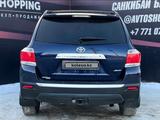 Toyota Highlander 2013 года за 11 500 000 тг. в Актобе – фото 2