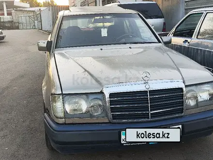 Mercedes-Benz E 300 1990 года за 700 000 тг. в Алматы