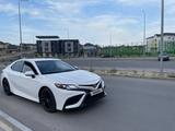 Toyota Camry 2019 года за 11 400 000 тг. в Шымкент – фото 2