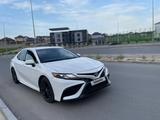 Toyota Camry 2019 года за 11 400 000 тг. в Шымкент – фото 3