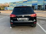 Volkswagen Touareg 2010 года за 12 500 000 тг. в Алматы – фото 4