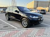 Volkswagen Touareg 2010 года за 11 200 000 тг. в Алматы – фото 5