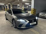 Lexus ES 300h 2019 годаfor18 500 000 тг. в Алматы – фото 3