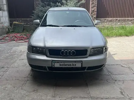 Audi A4 1997 года за 1 900 000 тг. в Алматы – фото 4