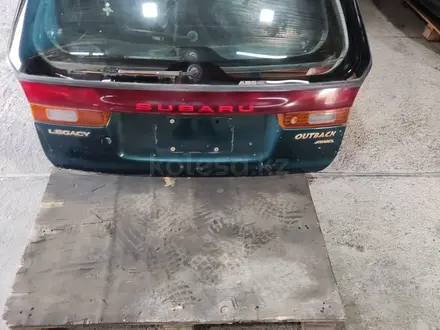 Крышка багажника на Subaru Outback за 80 000 тг. в Караганда – фото 3