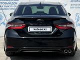 Toyota Camry 2021 годаүшін13 100 000 тг. в Семей – фото 4