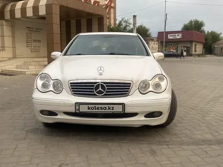 Mercedes-Benz C 240 2000 года за 3 900 000 тг. в Алматы – фото 3