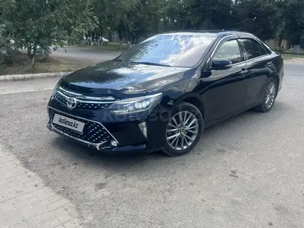 Toyota Camry 2017 года за 14 000 000 тг. в Шымкент