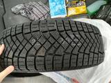 Шины Pirelli 235/65/r18 Ice Zero FR за 75 000 тг. в Алматы