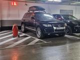 Volkswagen Touareg 2007 года за 5 750 000 тг. в Астана