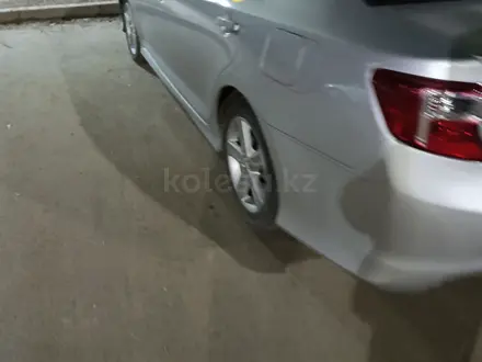 Toyota Camry 2014 года за 4 900 000 тг. в Уральск – фото 3