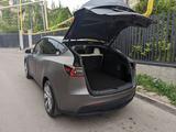 Tesla Model Y 2021 года за 17 800 000 тг. в Алматы – фото 4