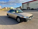 Toyota Camry 1998 годаүшін2 800 000 тг. в Караганда – фото 2
