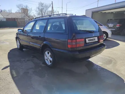 Volkswagen Passat 1994 года за 1 250 000 тг. в Атырау – фото 3