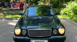 Mercedes-Benz E 230 1997 годаүшін2 450 000 тг. в Алматы