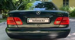 Mercedes-Benz E 230 1997 года за 2 450 000 тг. в Алматы – фото 5