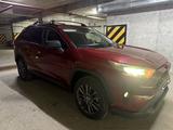 Toyota RAV4 2020 года за 8 350 000 тг. в Актау