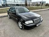 Mercedes-Benz C 240 1998 года за 4 500 000 тг. в Караганда – фото 3