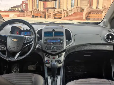 Chevrolet Aveo 2014 года за 3 350 000 тг. в Актау – фото 5