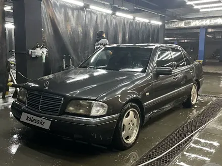 Mercedes-Benz C 280 1995 года за 2 500 000 тг. в Усть-Каменогорск