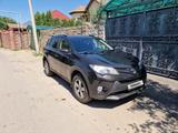 Toyota RAV4 2014 года за 11 200 000 тг. в Алматы – фото 2