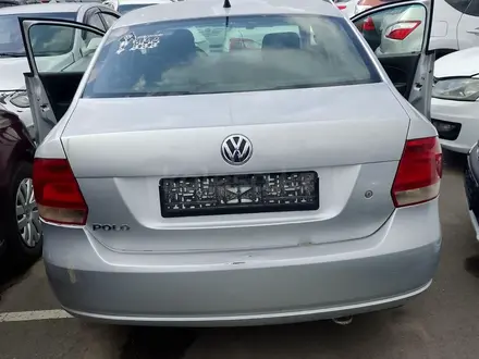 Volkswagen Polo 2015 года за 1 600 000 тг. в Алматы – фото 2