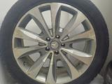 Шины Nokian с оригинальными дисками на МЛ 166 ML166 GL166 W166 X166 за 280 000 тг. в Алматы