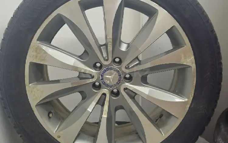 Шины Nokian с оригинальными дисками на МЛ 166 ML166 GL166 W166 X166 за 280 000 тг. в Алматы