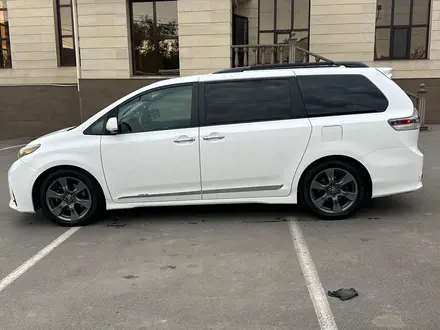 Toyota Sienna 2017 года за 16 500 000 тг. в Алматы – фото 12