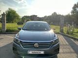 Volkswagen Passat 2020 года за 9 500 000 тг. в Алматы
