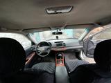 Toyota Camry 2004 года за 5 700 000 тг. в Семей – фото 3