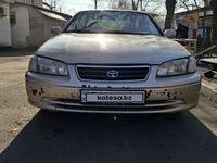 Toyota Camry 2000 годаүшін3 300 000 тг. в Алматы