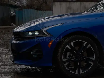 Kia K5 2021 года за 11 250 000 тг. в Алматы